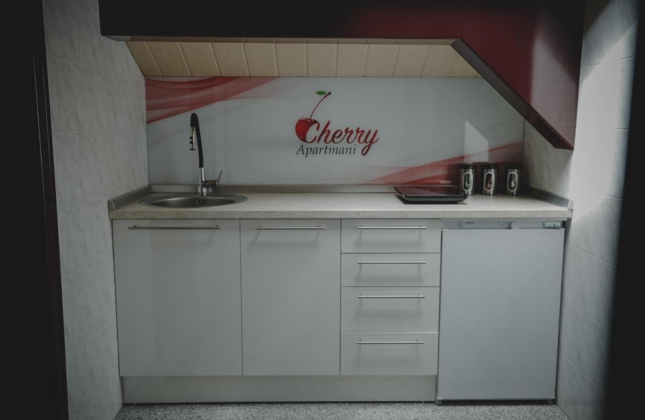 Cherry Apartmani Gornji Milanovac Exterior foto